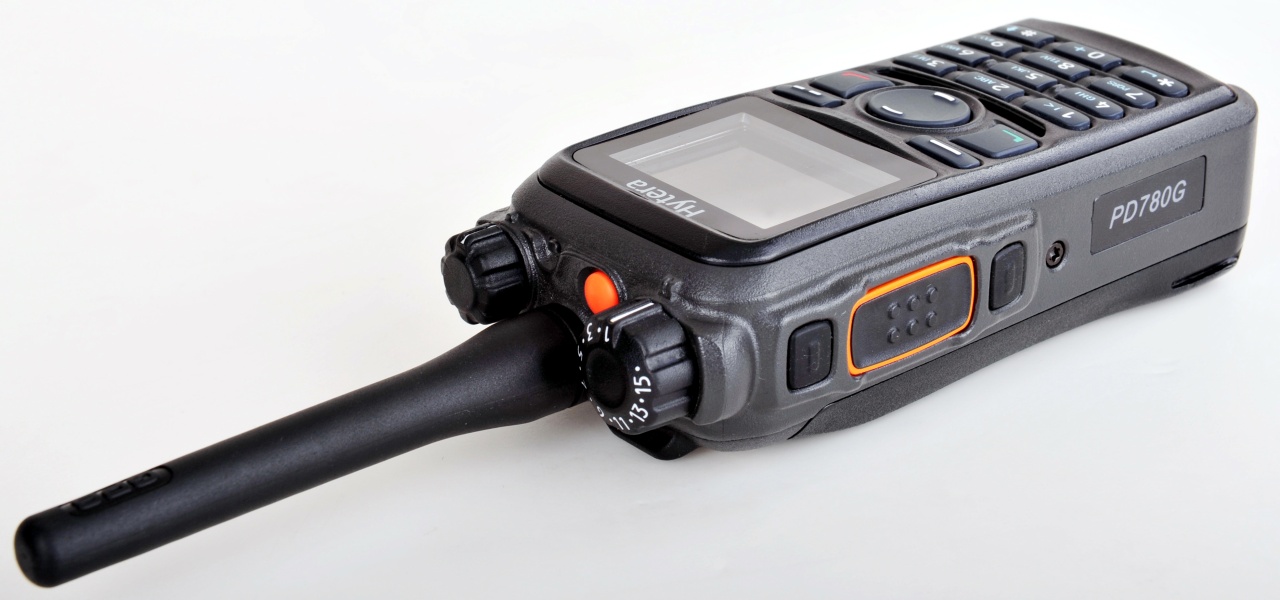 HYTERA PD785G DMR Handfunkgerät GPS Man-down VHF 66-88 MHz ohne Zubehör 580002003920